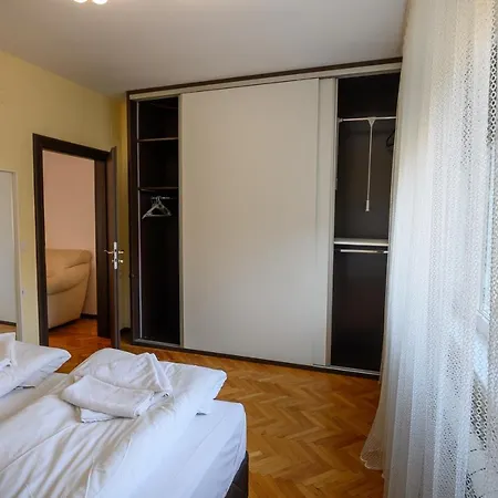 за гости римски терми Apartment